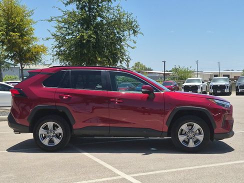 Used 2025 Toyota RAV4 XLE FWD image 6
