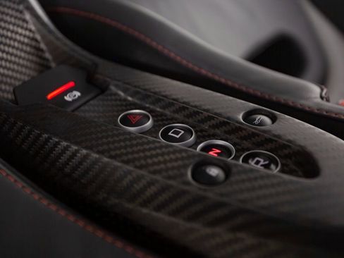 Used 2014 McLaren P1 image 24