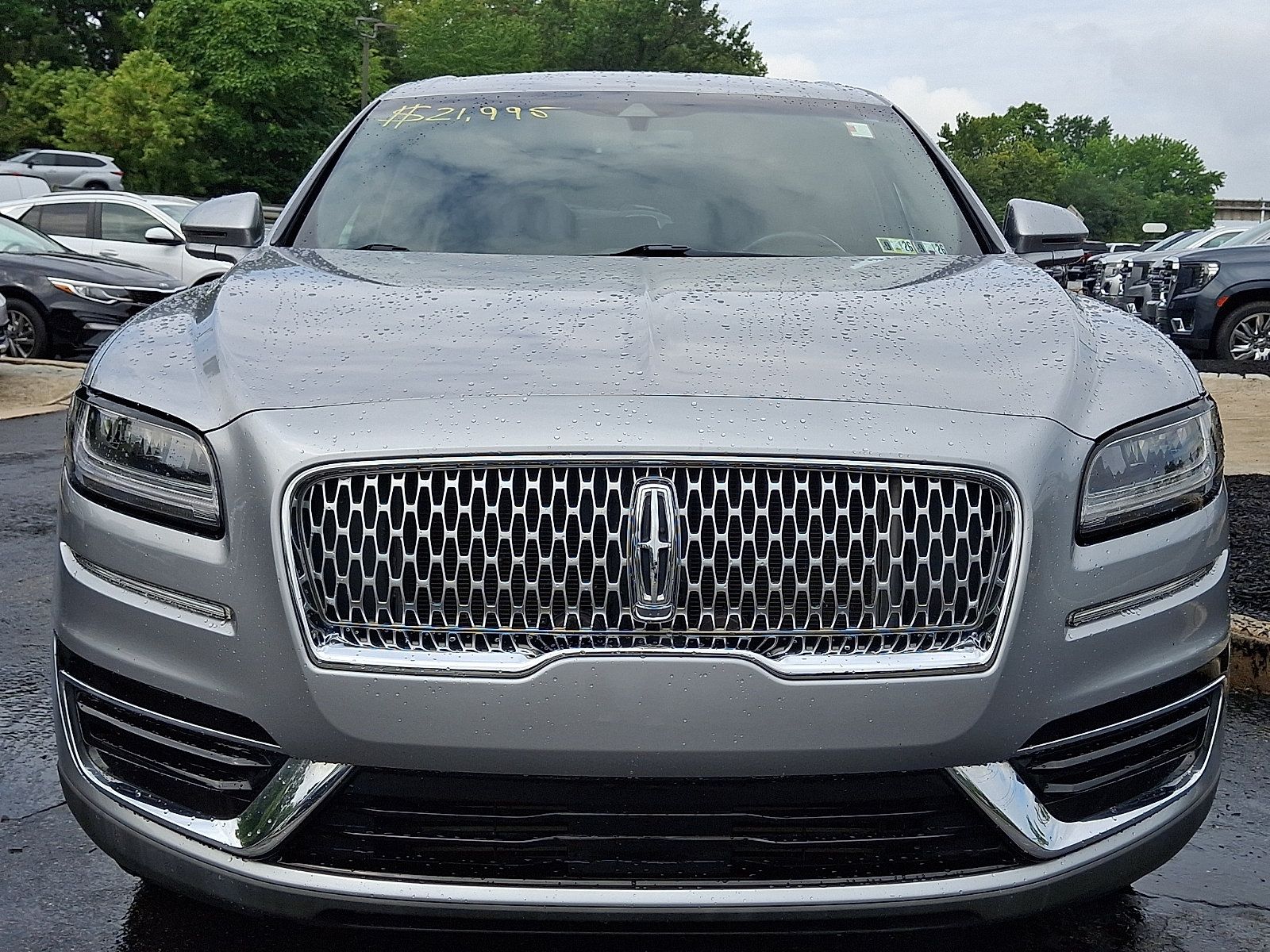 Used 2020 Lincoln Nautilus Premier AWD/4WD image 2