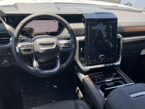 New 2026 GMC Yukon XL Denali AWD/4WD image 8