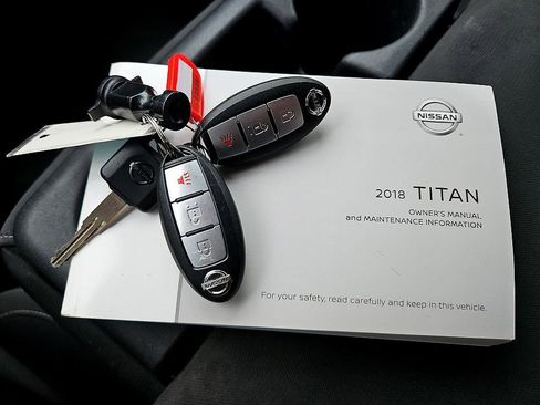 Used 2018 Nissan Titan SV image 26