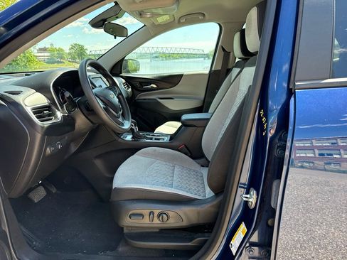 Used 2023 Chevrolet Equinox LS w/ LS Convenience Package AWD/4WD image 9