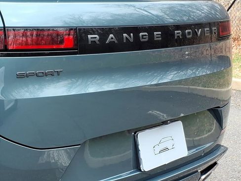 New 2026 Land Rover Range Rover Sport Dynamic SE AWD/4WD image 19
