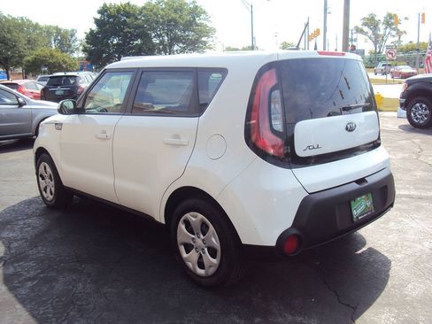 Used 2015 Kia Soul FWD image 4