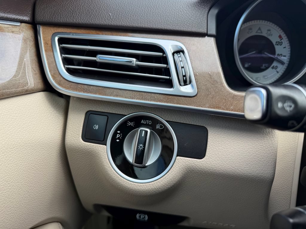 Used 2014 Mercedes-Benz E 350 Sedan image 35