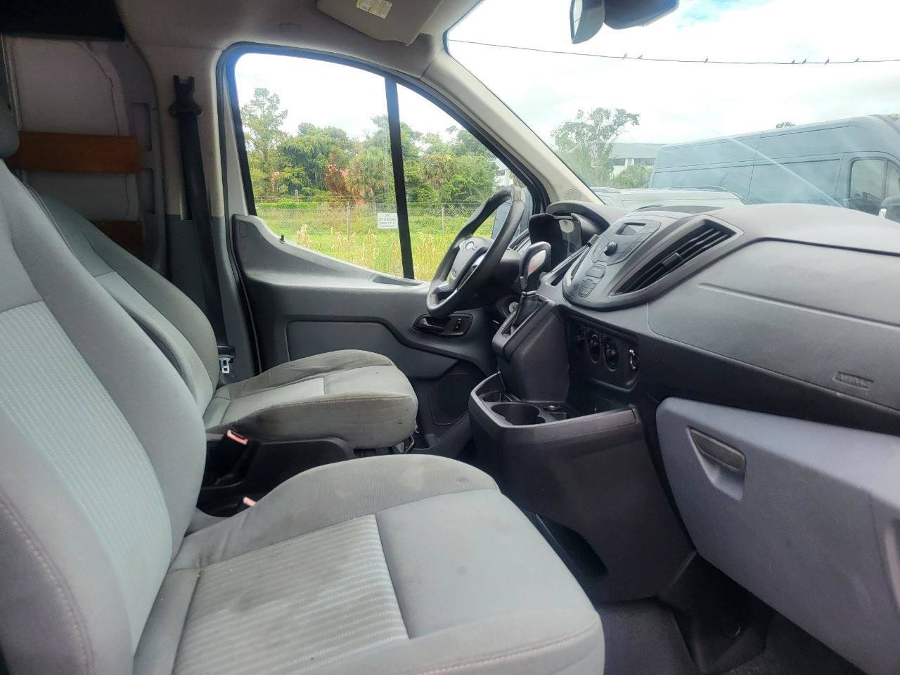 Used 2016 Ford Transit 250 130 Low Roof w/ Exterior Upgrade Package RWD image 10