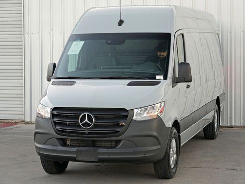 Used 2023 Mercedes-Benz Sprinter 2500 w/ Acoustic Package image 37