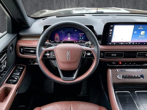 Used 2025 Lincoln Aviator Reserve w/ Illumination Package image 8