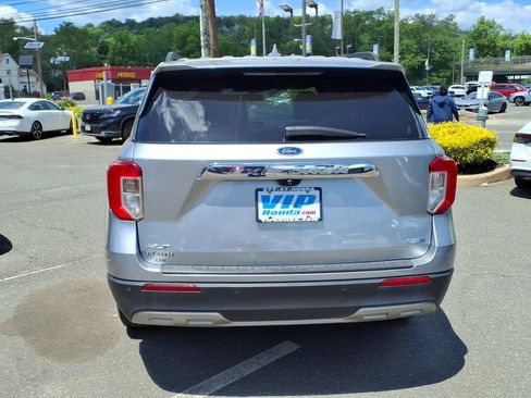 Used 2020 Ford Explorer XLT w/ Equipment Group 202A AWD/4WD image 5