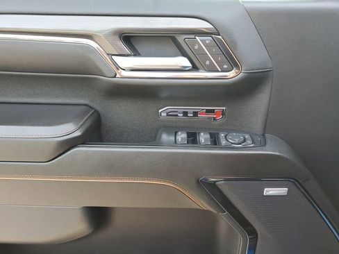 Used 2024 GMC Sierra 1500 AT4 w/ Technology Package AWD/4WD image 17