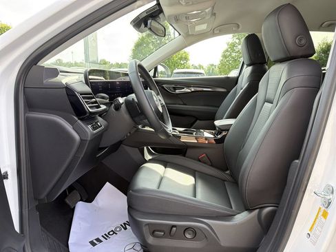 Used 2025 Buick Envision Preferred AWD/4WD image 11