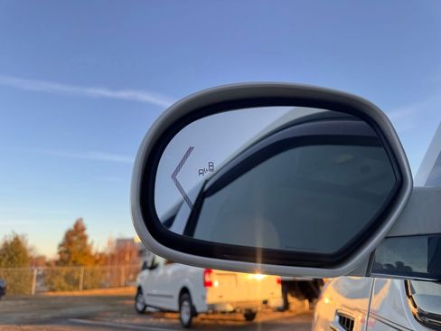 Used 2014 Cadillac Escalade ESV Luxury image 43