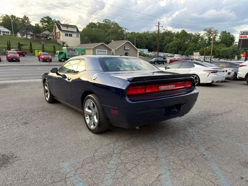 Used 2014 Dodge Challenger R/T RWD image 7
