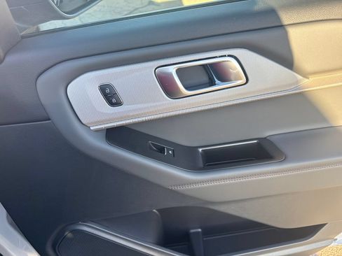 New 2026 Ford Explorer Active RWD image 19