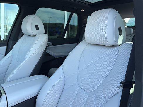 Used 2025 BMW X5 xDrive40i w/ Premium Package image 25