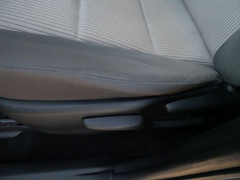 Used 2014 Toyota RAV4 LE image 20