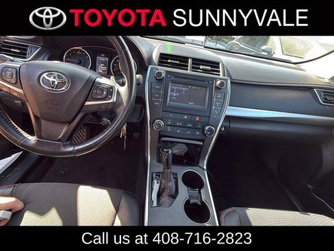 Used 2016 Toyota Camry SE image 5