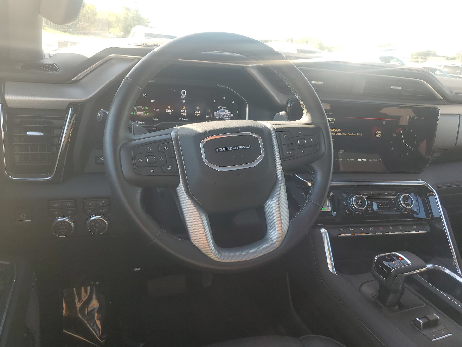 Used 2024 GMC Sierra 1500 Denali w/ Denali Reserve Package AWD/4WD image 19
