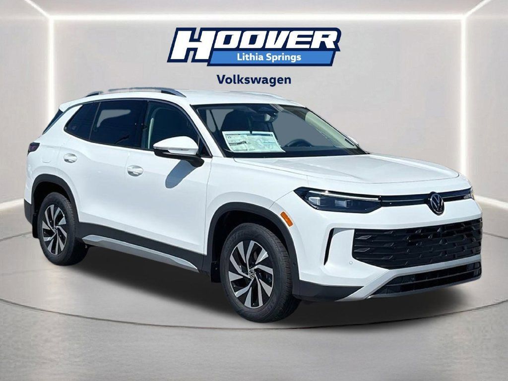 Certified 2025 Volkswagen Tiguan S FWD image 1