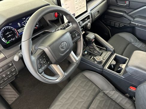 New 2025 Toyota 4Runner TRD Off-Road Premium image 9