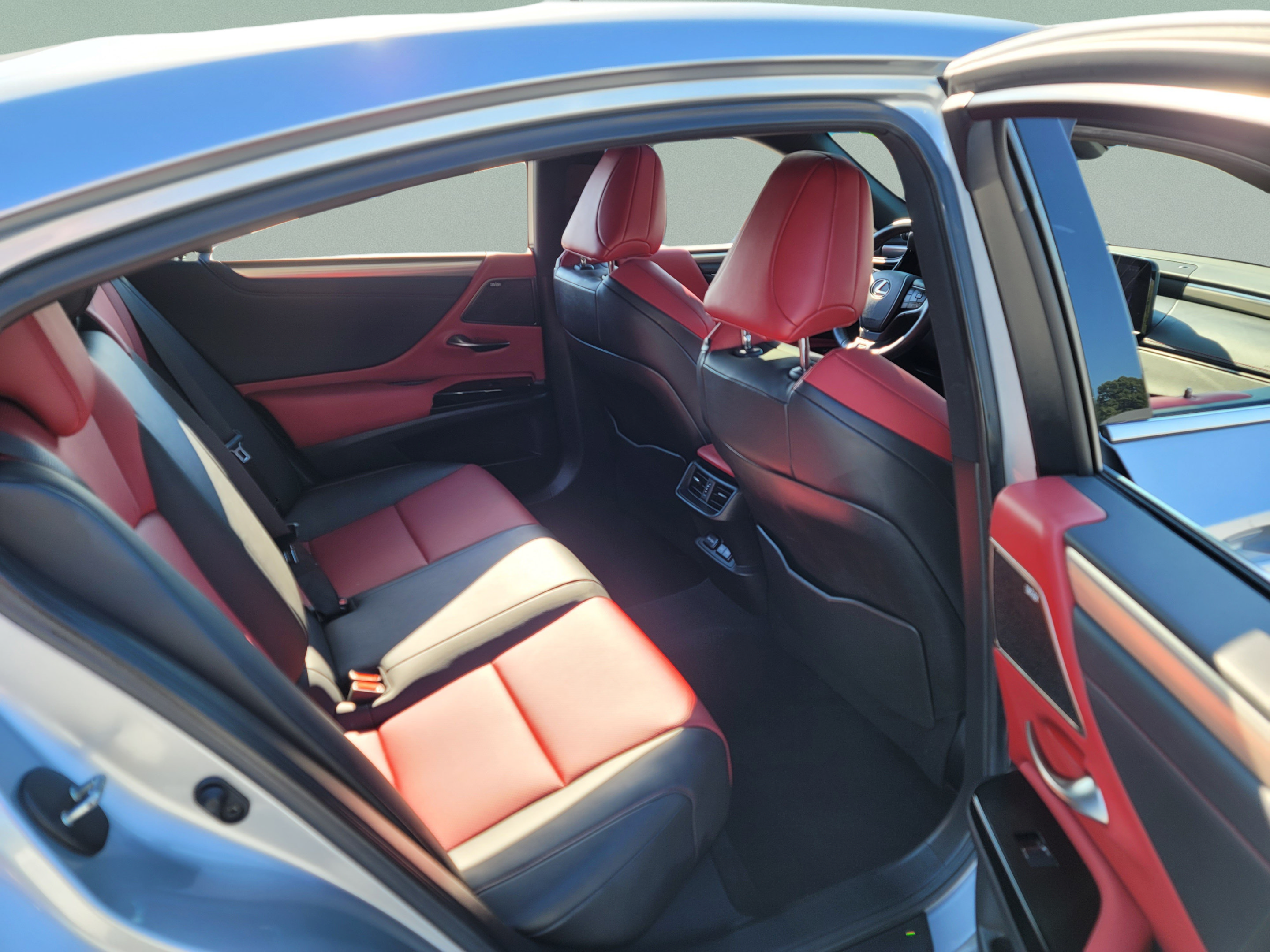 Used 2025 Lexus ES 350 F Sport w/ Accessory Package (Z2) FWD image 22