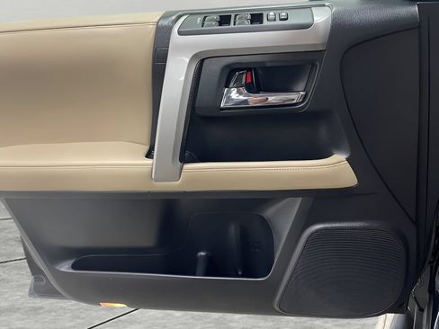 Used 2018 Toyota 4Runner SR5 Premium AWD/4WD image 13