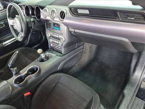 Used 2017 Ford Mustang Coupe RWD image 20