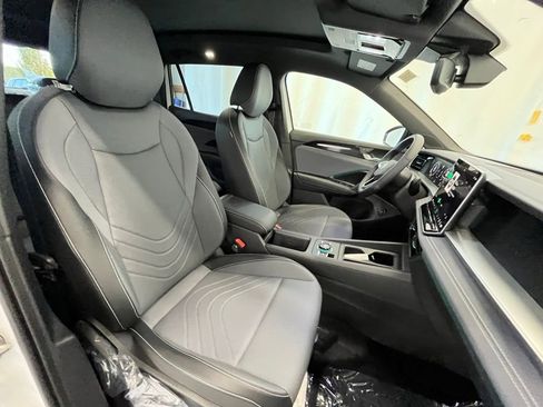 New 2026 Volkswagen Tiguan SE R-Line image 12