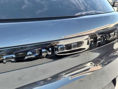 Used 2024 Land Rover Range Rover Sport Dynamic SE image 10