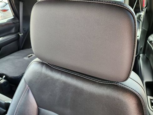 Used 2021 Chevrolet Tahoe Z71 w/ Luxury Package AWD/4WD image 6