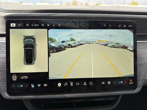 Used 2024 Rivian R1S Adventure AWD/4WD image 20