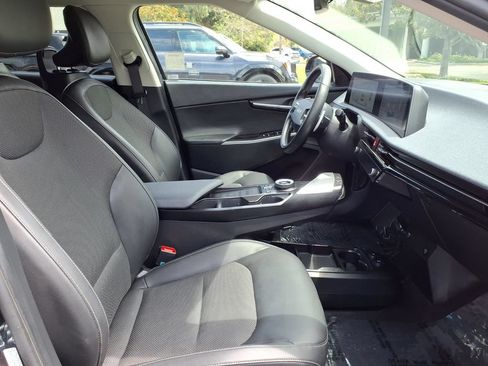 Certified 2024 Kia EV6 Light RWD image 10