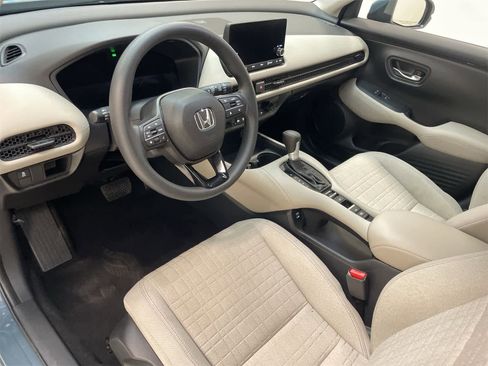 Certified 2025 Honda HR-V LX image 2