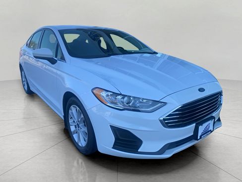 Certified 2020 Ford Fusion SE image 1