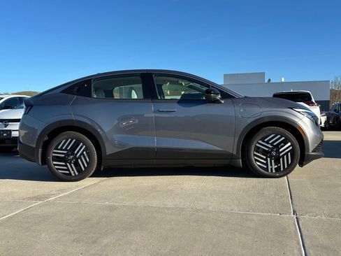 New 2026 Nissan Leaf SV+ w/ Floor Mat Package (SV+) image 2