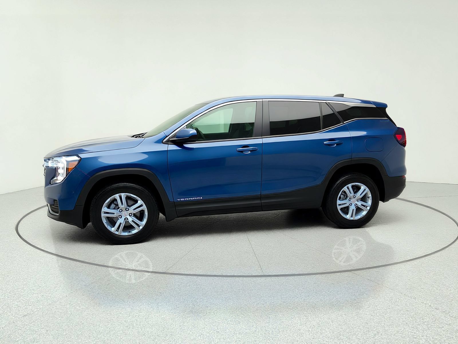 Used 2024 GMC Terrain SLE AWD/4WD image 3