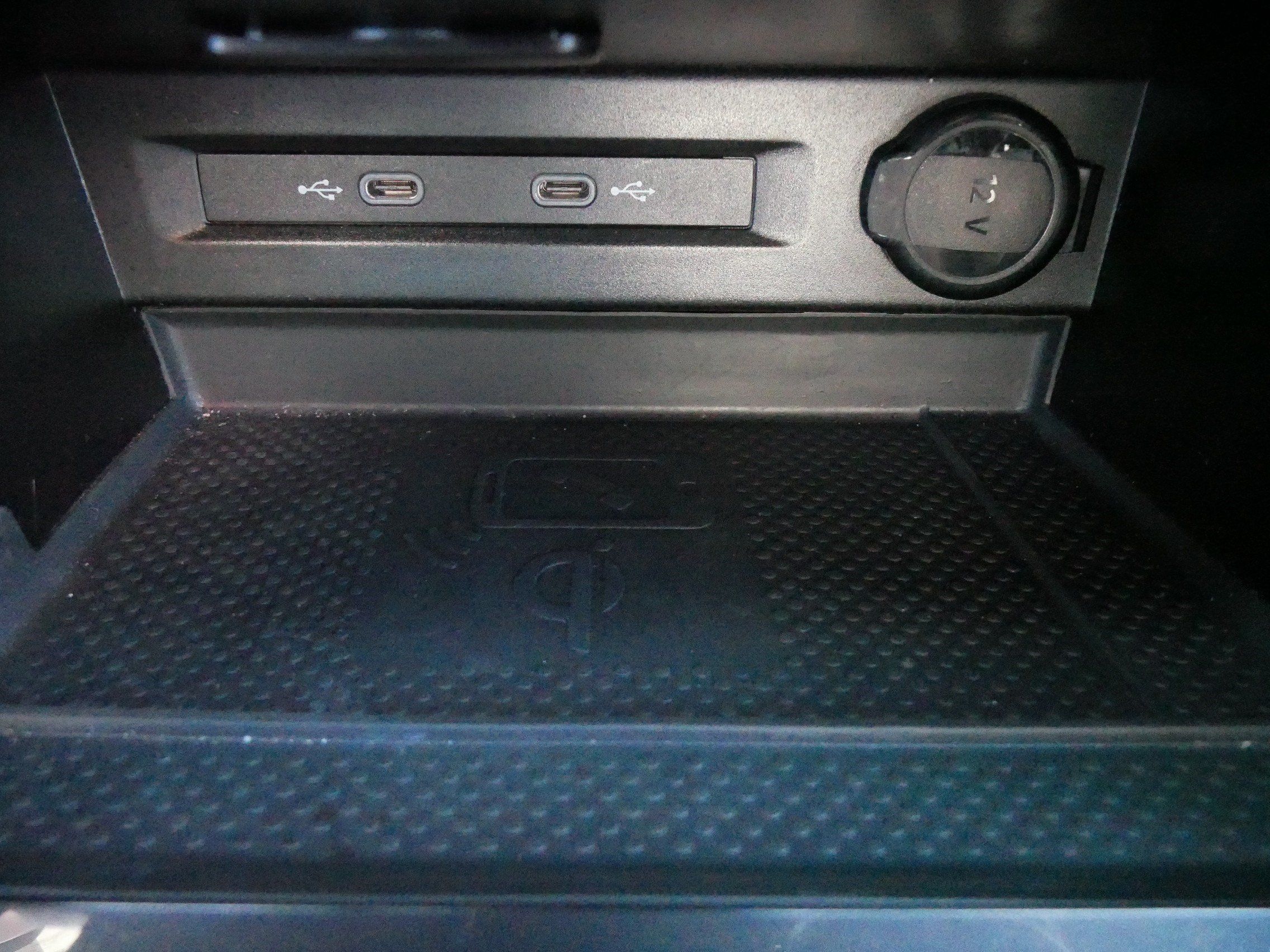Certified 2024 Volkswagen Tiguan SE R-Line AWD/4WD image 29