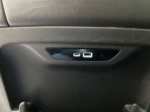 Used 2021 Chrysler Pacifica Limited image 27