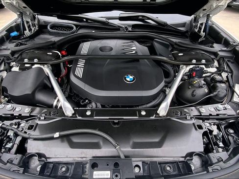 Used 2024 BMW 740i image 31