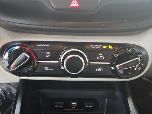 Used 2025 Kia Soul LX w/ Option Group 015 image 25