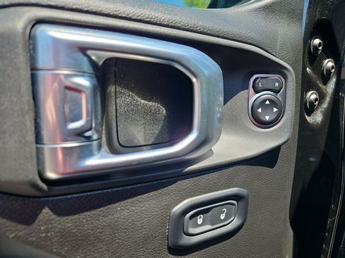 Used 2024 Jeep Wrangler Unlimited Rubicon 4xe AWD/4WD image 22