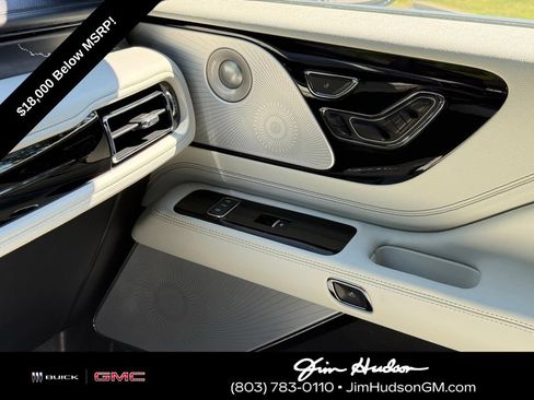 Used 2025 Lincoln Aviator Black Label AWD/4WD image 40