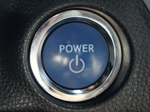 Used 2019 Toyota RAV4 XLE image 8