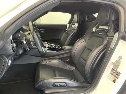 Used 2018 Mercedes-Benz AMG GT Roadster image 5
