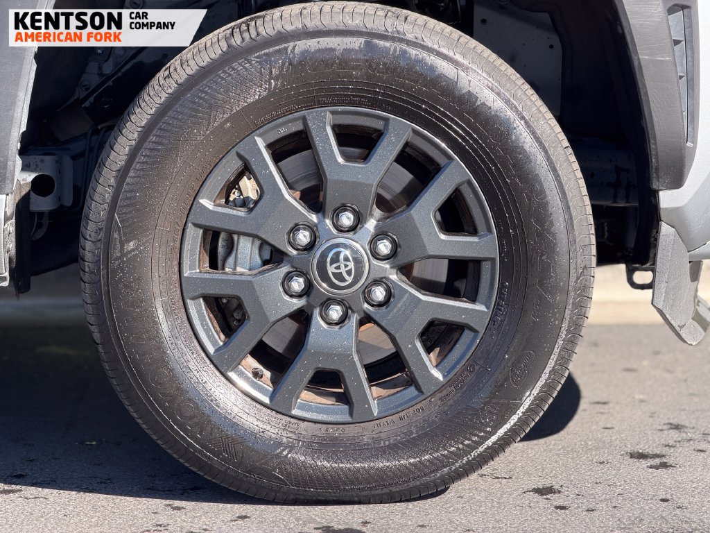 Used 2025 Toyota 4Runner SR5 AWD/4WD image 12