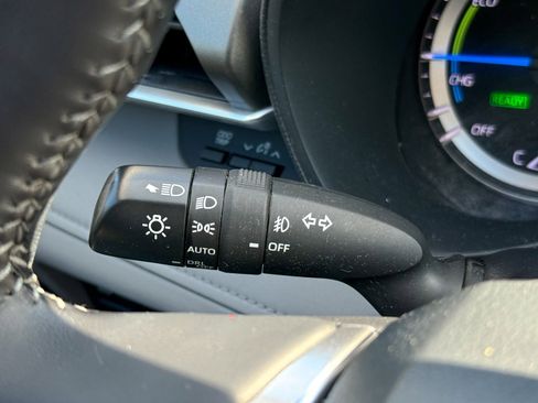 Used 2022 Toyota Highlander LE image 29