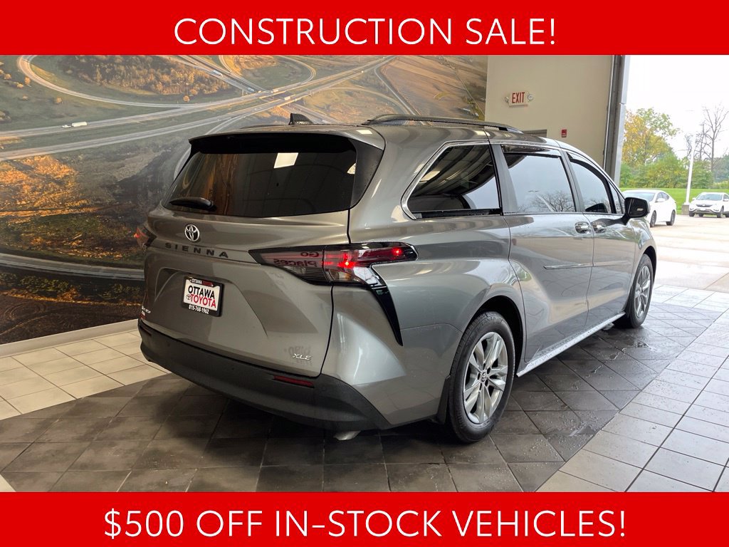 Used 2026 Toyota Sienna XLE AWD/4WD image 4