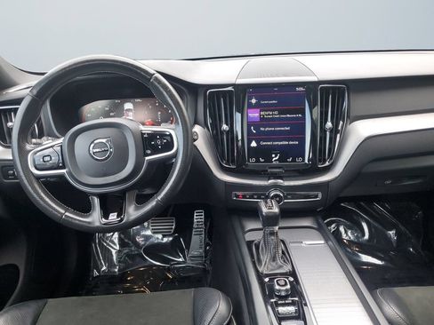 Used 2018 Volvo XC60 T6 R-Design w/ Convenience Package AWD/4WD image 10