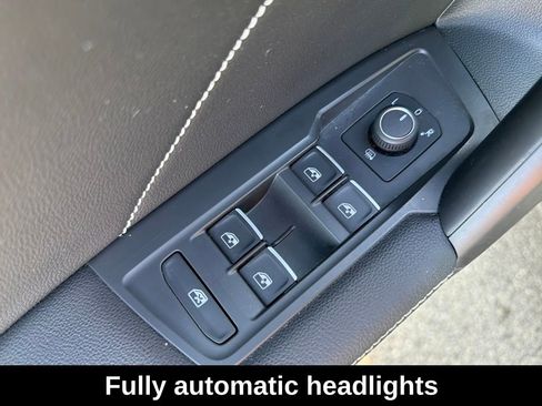 Used 2023 Volkswagen Tiguan SE image 14