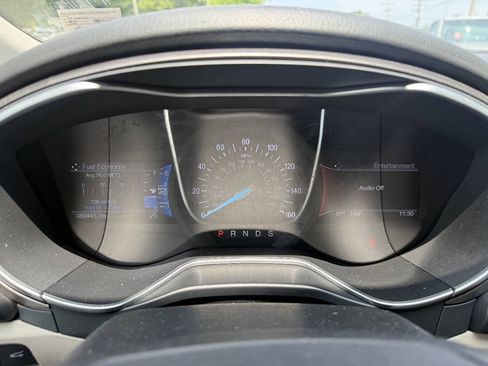 Used 2017 Ford Fusion SE w/ Fusion SE Technology Package FWD image 12
